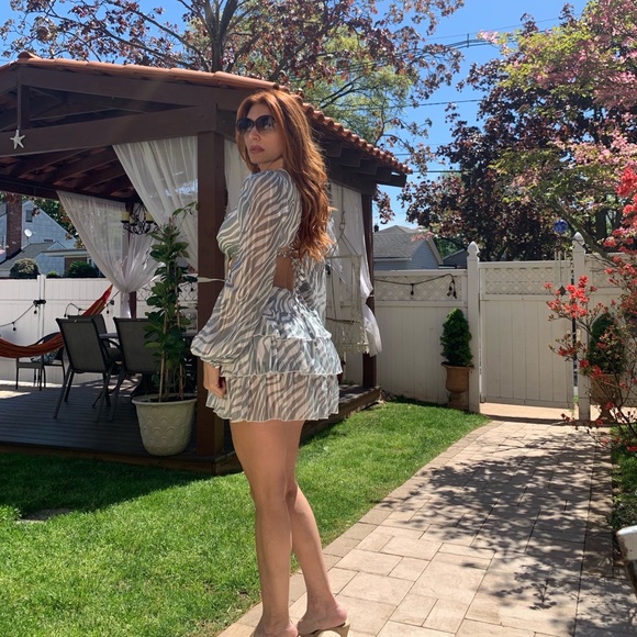 CUT OUT RUFFLE DRESS SAGE 😍 - Picture 7 of 10